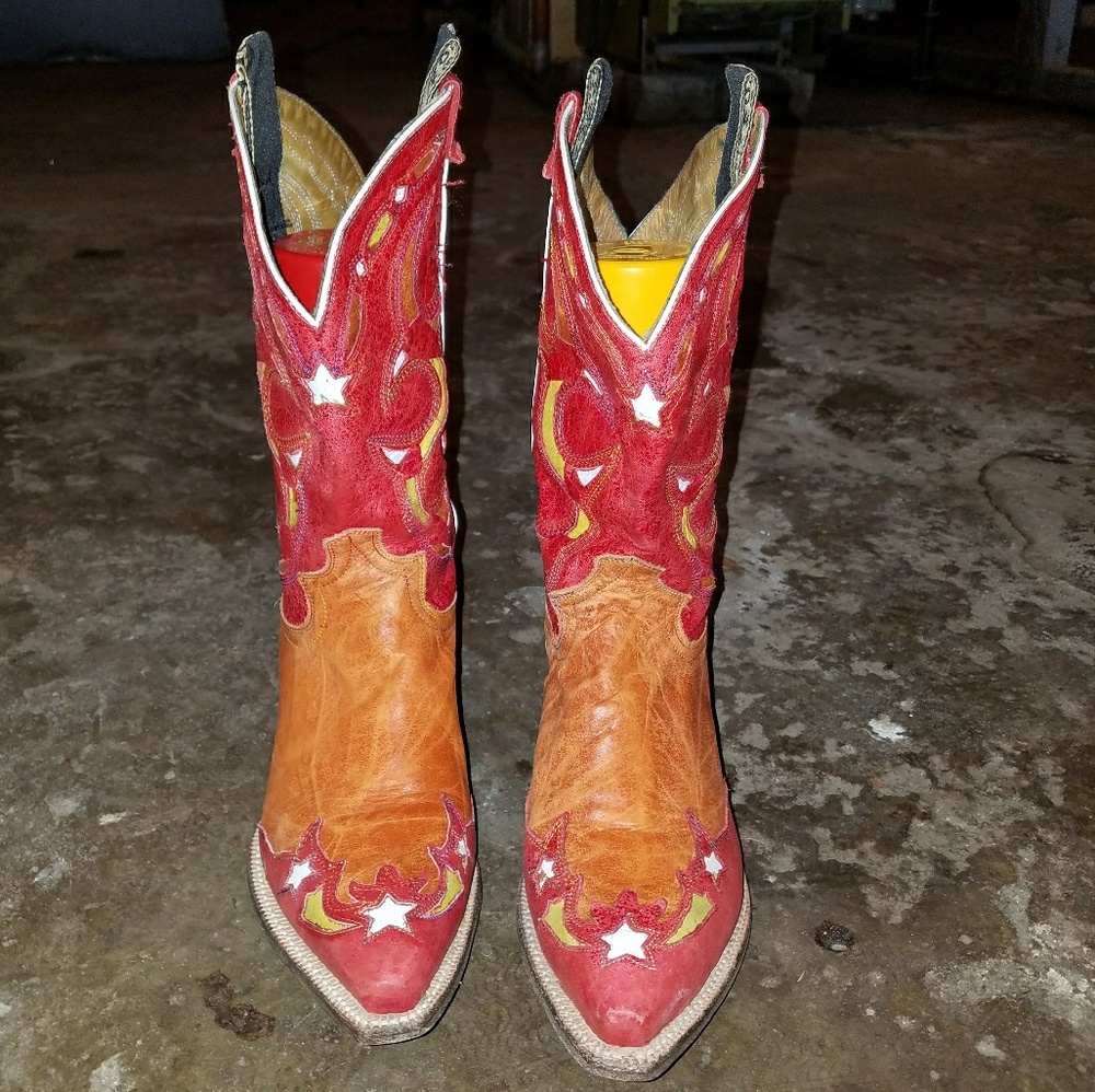 Boots - Picture 3 of 7